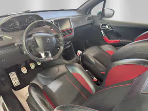 PEUGEOT 208 1.6 Turbo GTi