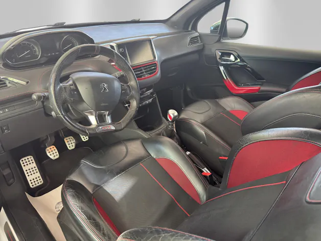 PEUGEOT 208 1.6 Turbo GTi