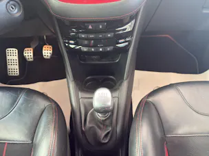 PEUGEOT 208 1.6 Turbo GTi