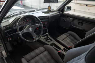 BMW 318iS