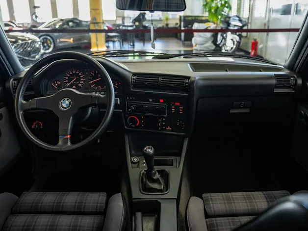 BMW 318iS
