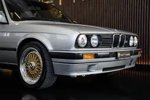 BMW 318iS