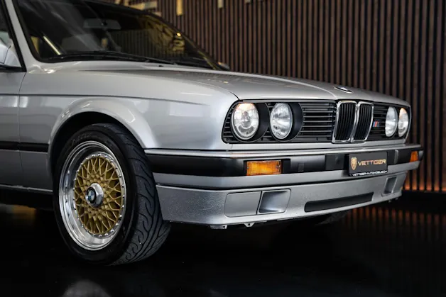 BMW 318iS