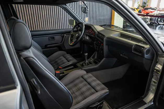 BMW 318iS