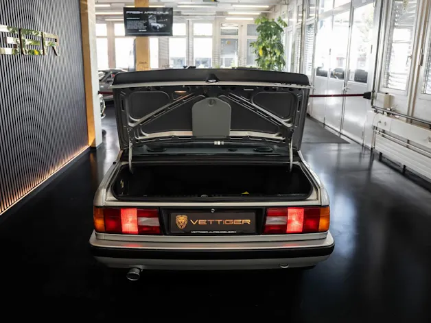 BMW 318iS