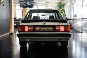 BMW 318iS