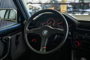 BMW 318iS
