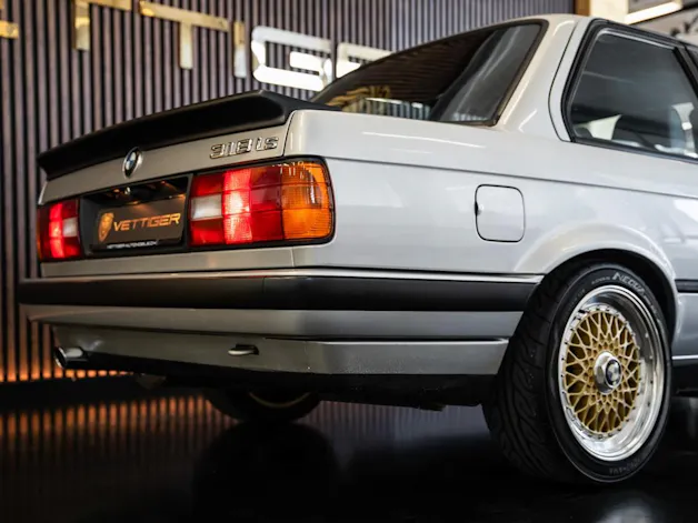 BMW 318iS