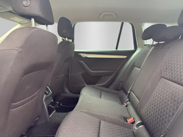 SKODA Octavia Combi 2.0 TDI Ambition 4x4 DSG