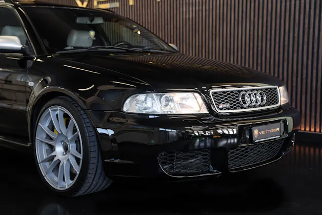 AUDI RS4 Avant quattro