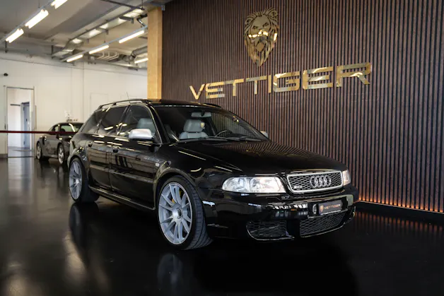 AUDI RS4 Avant quattro