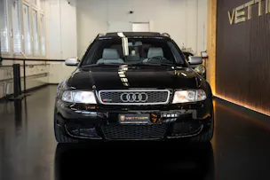 AUDI RS4 Avant quattro