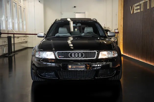 AUDI RS4 Avant quattro