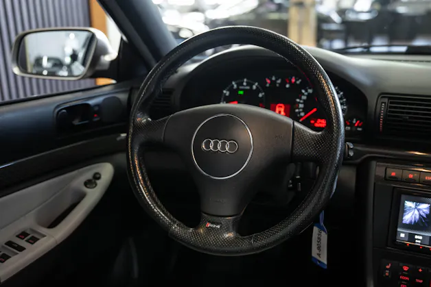 AUDI RS4 Avant quattro