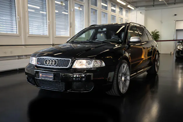 AUDI RS4 Avant quattro