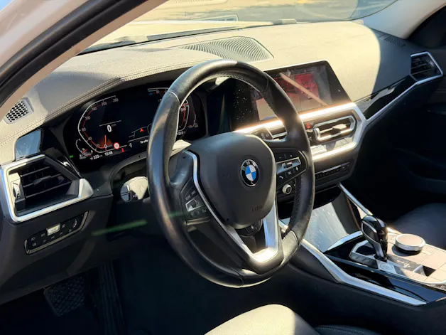 BMW 320d xDrive 48V Touring Luxury Line Steptronic
