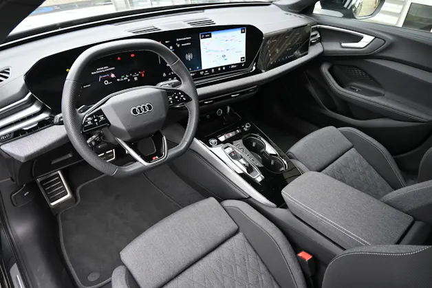 AUDI A5 Avant 40 TFSI S Line Plus S tronic 204PS + Werksgarantie 07.2027