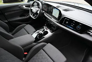 AUDI A5 Avant 40 TFSI S Line Plus S tronic 204PS + Werksgarantie 07.2027