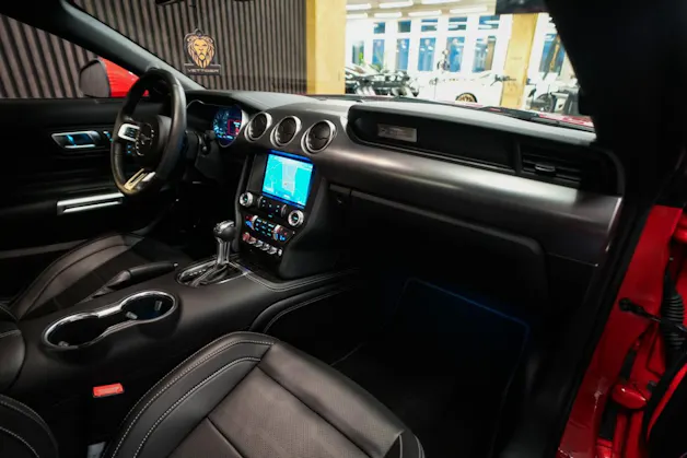 FORD Mustang Fastback 5.0 V8 GT Automat