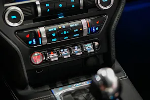 FORD Mustang Fastback 5.0 V8 GT Automat