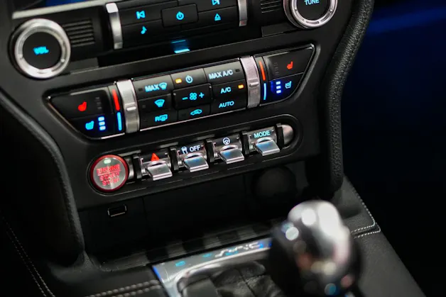 FORD Mustang Fastback 5.0 V8 GT Automat