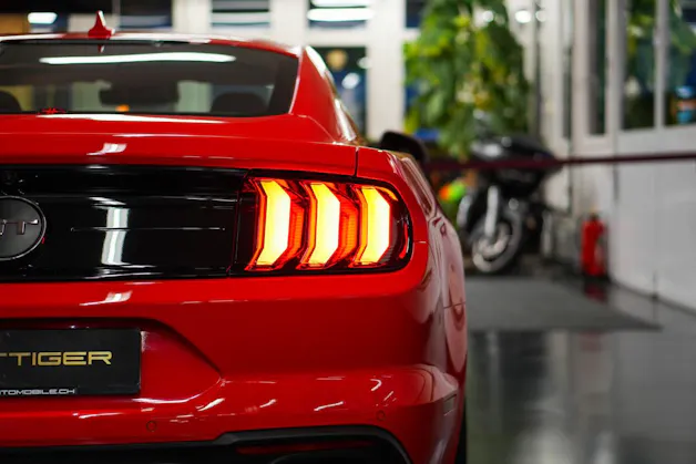 FORD Mustang Fastback 5.0 V8 GT Automat