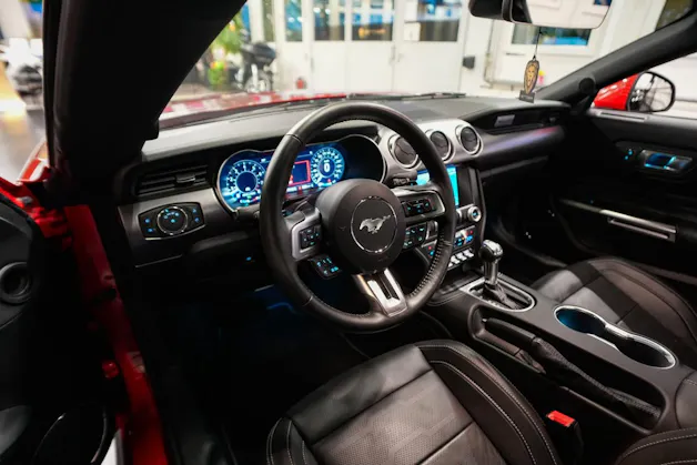 FORD Mustang Fastback 5.0 V8 GT Automat