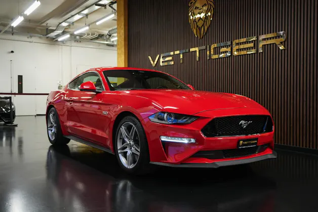 FORD Mustang Fastback 5.0 V8 GT Automat