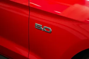 FORD Mustang Fastback 5.0 V8 GT Automat