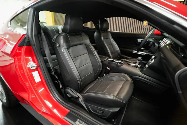 FORD Mustang Fastback 5.0 V8 GT Automat