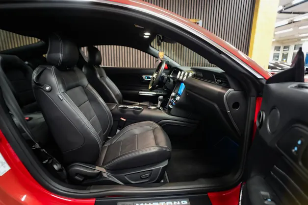 FORD Mustang Fastback 5.0 V8 GT Automat