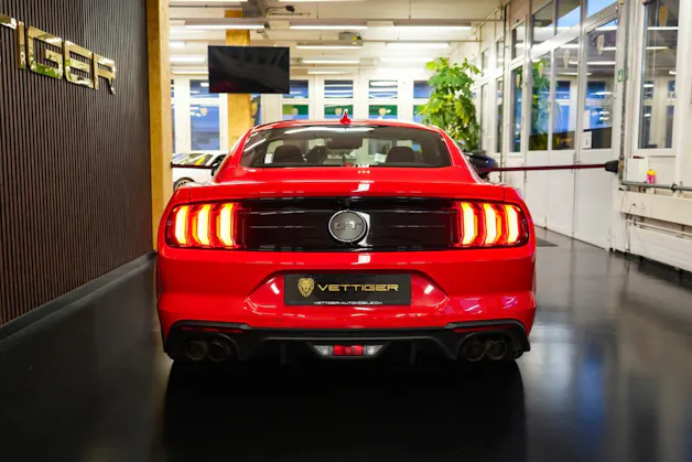 FORD Mustang Fastback 5.0 V8 GT Automat