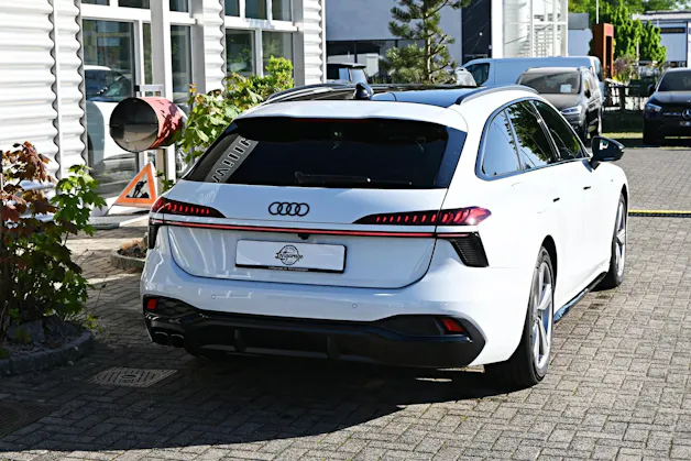 AUDI A6 Avant 40 TDI S-Line Plus Black 150 kW S tronic