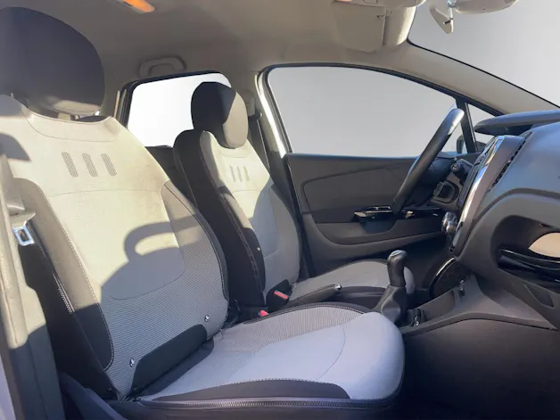 RENAULT Captur 1.5 dCi Intens – Limited Edition – Navigation – Klimaautomatik – Keyless Drive – Einparkhilfe
