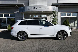 AUDI SQ7 4.0 V8 TFSI quattro tiptronic 507PS + AHK 3500kg (CH Auto)