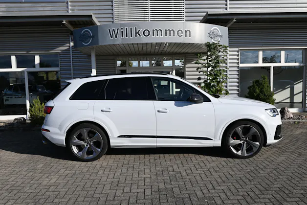 AUDI SQ7 4.0 V8 TFSI quattro tiptronic 507PS + AHK 3500kg (CH Auto)