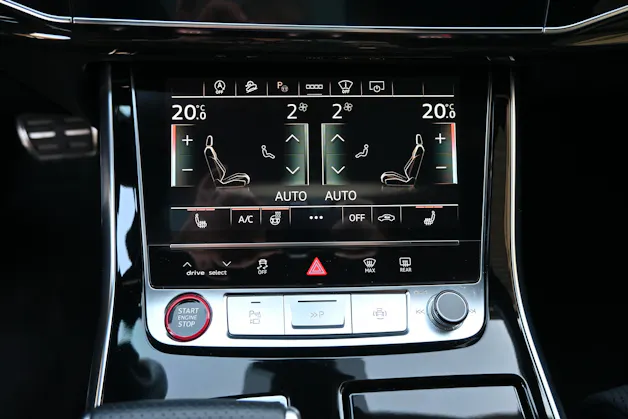 AUDI SQ7 4.0 V8 TFSI quattro tiptronic 507PS + AHK 3500kg (CH Auto)