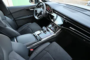 AUDI SQ7 4.0 V8 TFSI quattro tiptronic 507PS + AHK 3500kg (CH Auto)