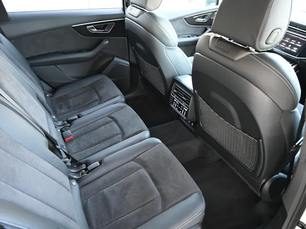 AUDI SQ7 4.0 V8 TFSI quattro tiptronic 507PS + AHK 3500kg (CH Auto)