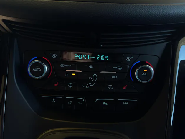 FORD Kuga 2.0 EcoB 240 ST-Line