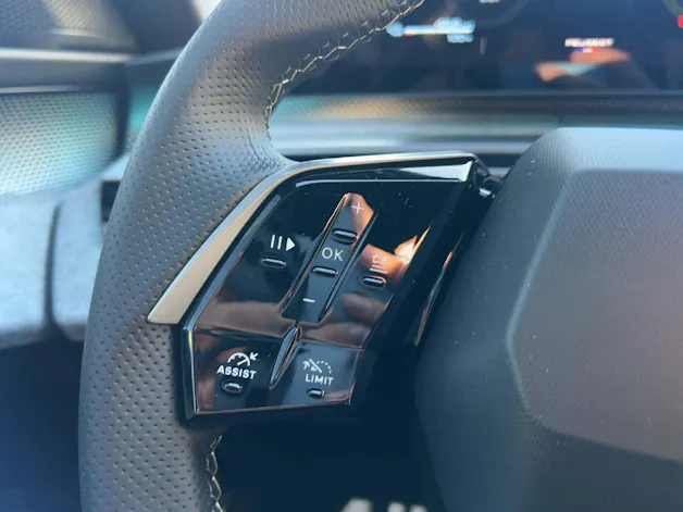 PEUGEOT 5008 e-GT Exclusive AWD
