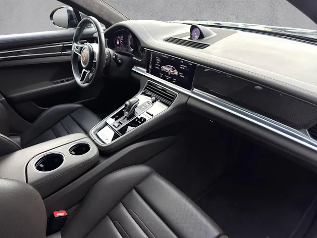 PORSCHE Panamera GTS Sport Turismo
