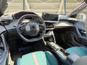 PEUGEOT 2008 1.2 Hybrid 145 Envy