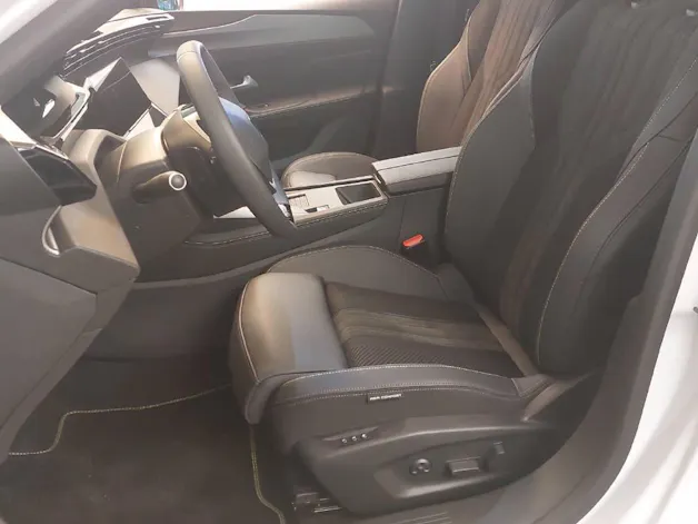PEUGEOT 308 1.2 Hybrid GT