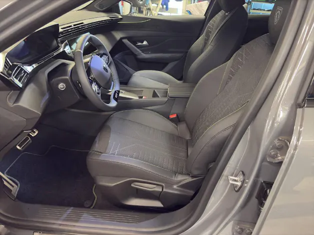 PEUGEOT 308 1.2 Hybrid GT