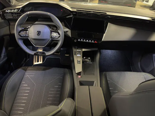 PEUGEOT 308 1.2 Hybrid GT
