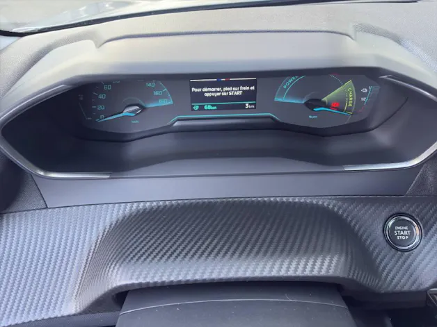 PEUGEOT 208 e-Business