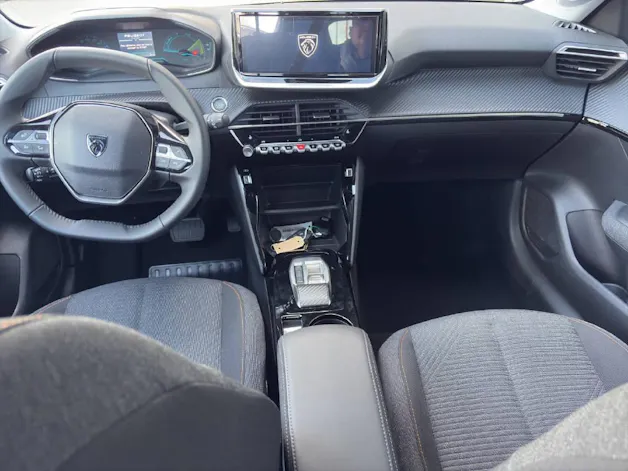 PEUGEOT 208 e-Business