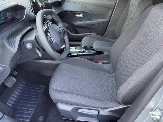 PEUGEOT 208 e-Business