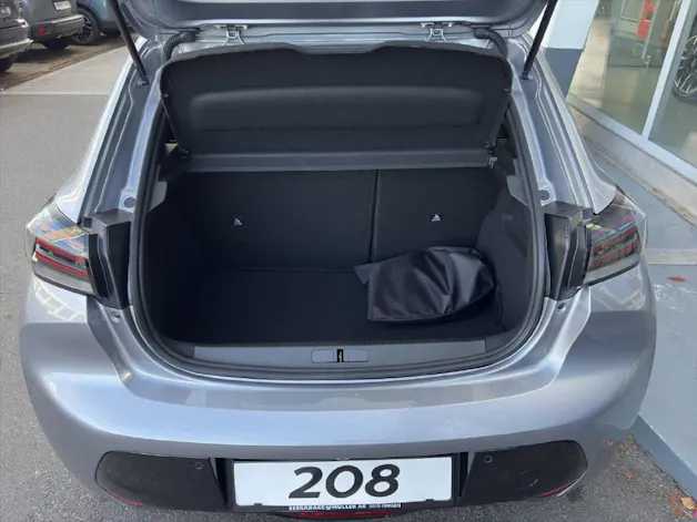 PEUGEOT 208 e-Business